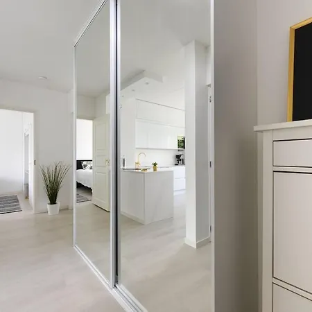 Modern Two Bedroom Near Sello, Free Parking Helsinki