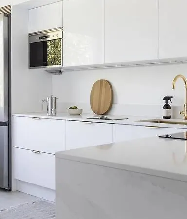 Modern Two Bedroom Near Sello, Free Parking