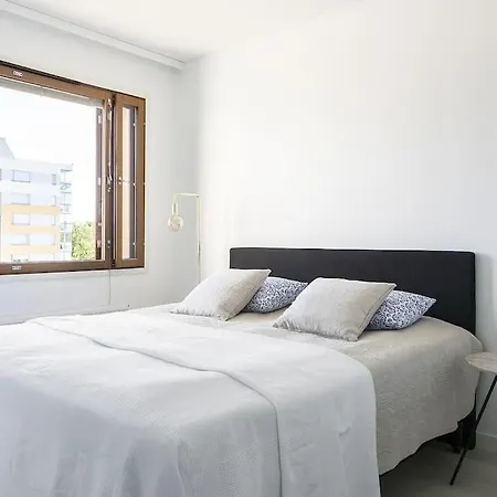 Modern Two Bedroom Near Sello, Free Parking Appartement *